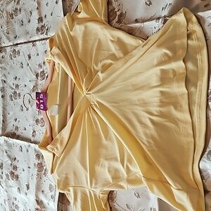 Yellow cropped 3/4 sleeved blouse